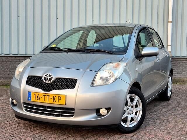 Occasion Toyota Yaris Sol 87 PK (63 kW) 2007 Grijs Hatchback