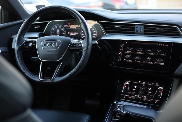 Occasion Audi e-tron S-Line 300 kW (408 PK) 2021 Grijs (metallic) SUV