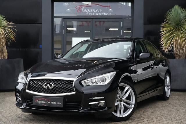 Zwart Gebruikt 2015 Infiniti Q50 Business Sedan | € 14.950 - Afbeelding 1/4