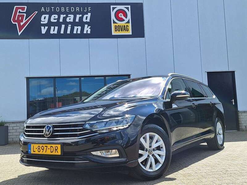 Zwart Gebruikt 2021 VW Passat Business Stationwagen | € 24.500 (Eerlijke prijs) - Afbeelding 1/4