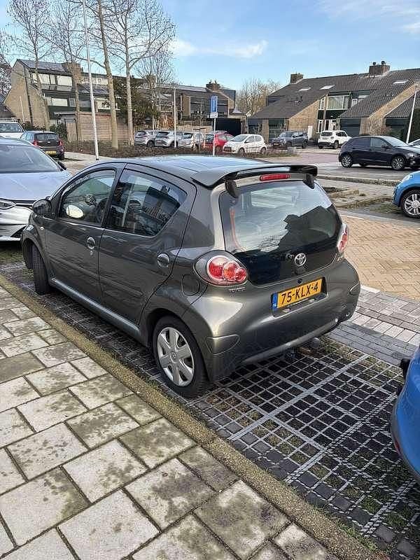 Occasion Toyota Aygo 68 PK (50 kW) 2010 Groen Hatchback