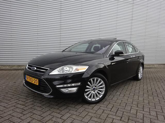 Zwart Gebruikt 2014 Ford Mondeo Platinum Hatchback | € 9.750 (Iets duurder) - Afbeelding 1/4