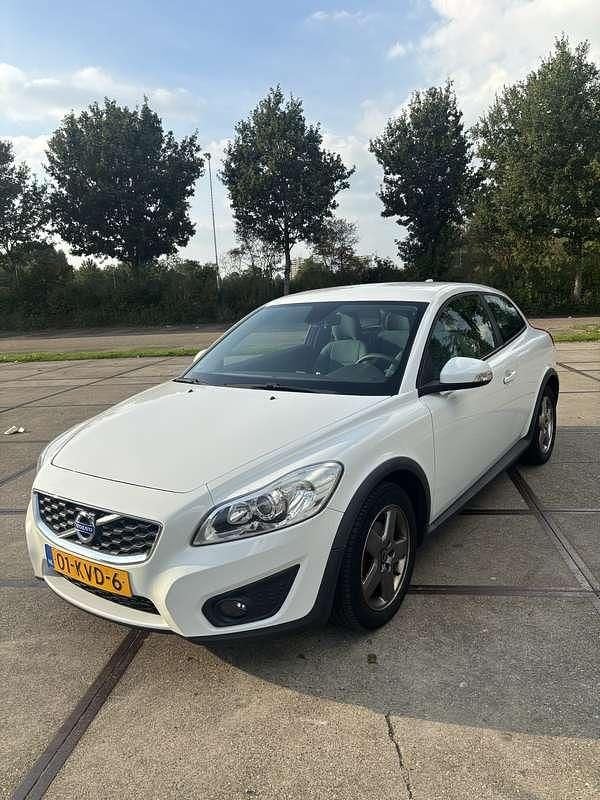 Wit Gebruikt 2010 Volvo C30 Kinetic Hatchback | € 3.750 (Goede deal) - Afbeelding 1/4