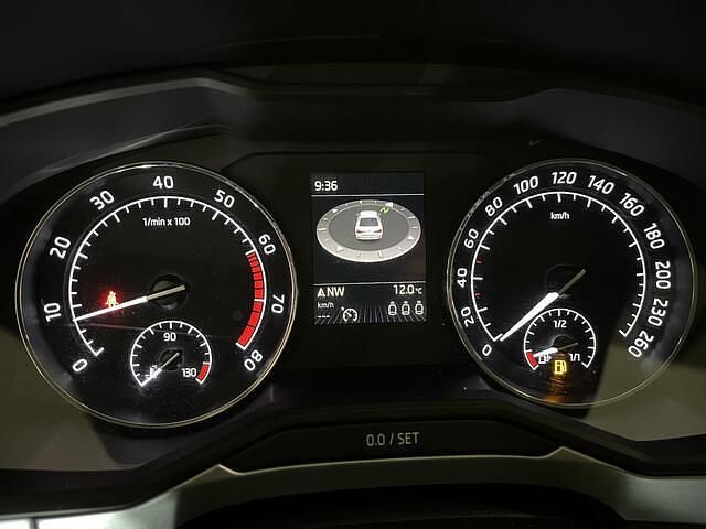 Occasion Skoda Superb Business Line 150 PK (110 kW) 2017 Grijs Hatchback