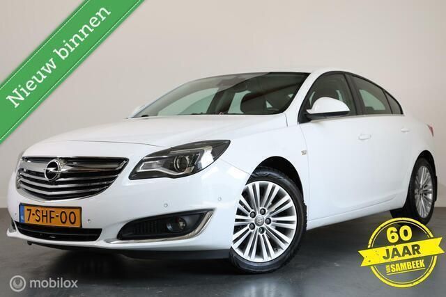 Wit Gebruikt 2013 Opel Insignia Edition Sedan | € 7.900 (Goede deal) - Afbeelding 1/4