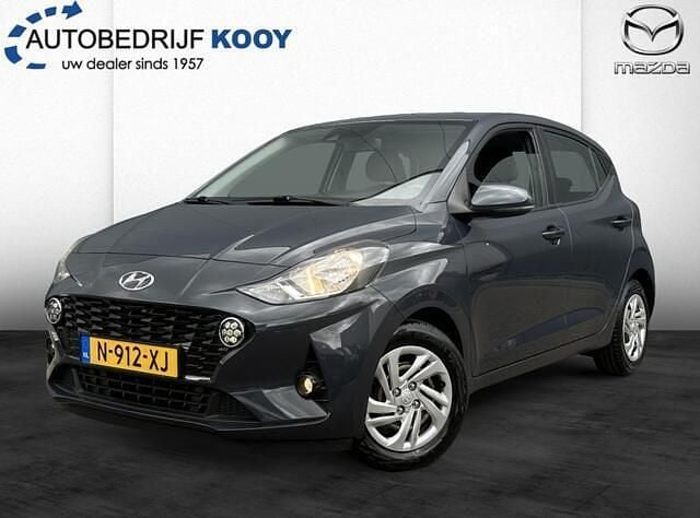 Grijs Gebruikt 2022 Hyundai i10 Comfort Hatchback | € 12.950 (Eerlijke prijs) - Afbeelding 1/4