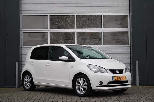 Wit Occasion 2016 Seat Mii CONNECT Hatchback | € 7.499 (Eerlijke prijs) - Afbeelding 1/4