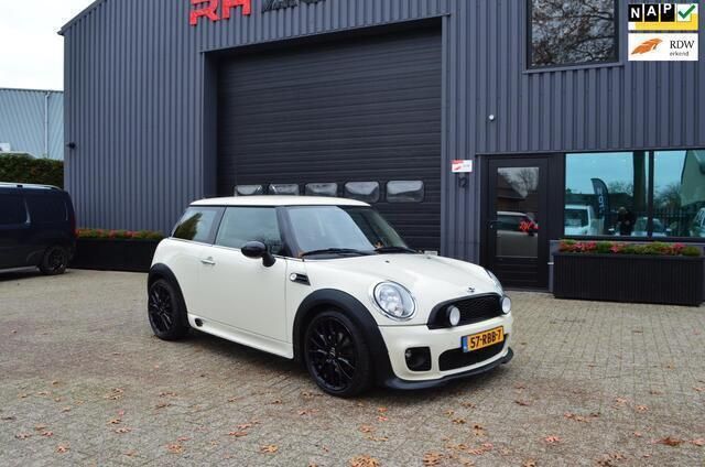 Wit Gebruikt 2011 Mini John Cooper Works Hatchback | € 5.950 - Afbeelding 1/4