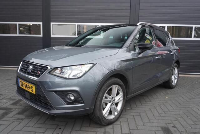 Grijs, metallic lak Gebruikt 2018 Seat Arona FR SUV | € 18.500 (Eerlijke prijs) - Afbeelding 1/4