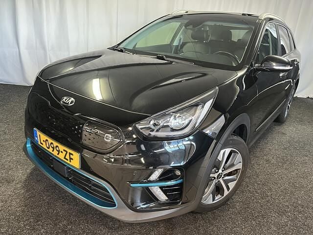 Zwart (metallic) Occasion 2021 Kia e-Niro SUV | € 17.445 (Super prijs) - Afbeelding 1/4