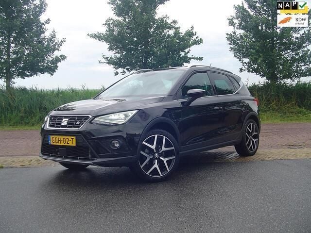 Zwart Gebruikt 2020 Seat Arona Business SUV | € 17.750 (Iets duurder) - Afbeelding 1/4