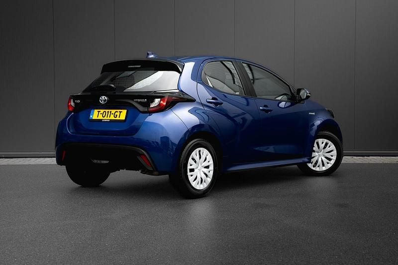 Occasion Toyota Yaris Hybrid Active 2021 Blauw Hatchback