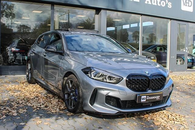 Occasion BMW M135 Executive 306 PK (225 kW) 2022 Grijs Hatchback