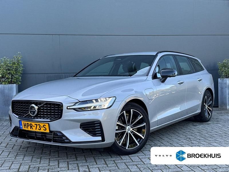 Grijs Gebruikt 2025 Volvo V60 Plus Stationwagen | € 49.900 (Iets duurder) - Afbeelding 1/4
