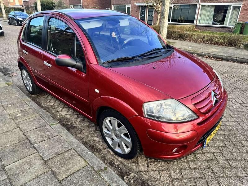 Rood Occasion 2009 Citroën C3 Exclusive Hatchback | € 850 (Super prijs) - Afbeelding 1/4