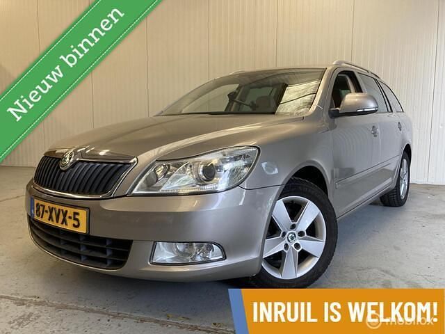 Beige Gebruikt 2012 Skoda Octavia Business Line Stationwagen | € 5.450 (Eerlijke prijs) - Afbeelding 1/4