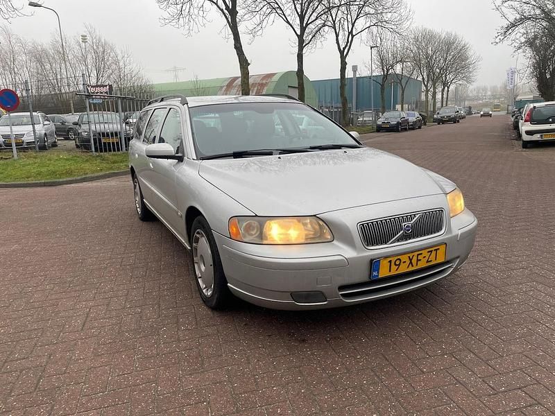 Grijs Gebruikt 2006 Volvo V70 Stationwagen | € 750 - Afbeelding 1/4