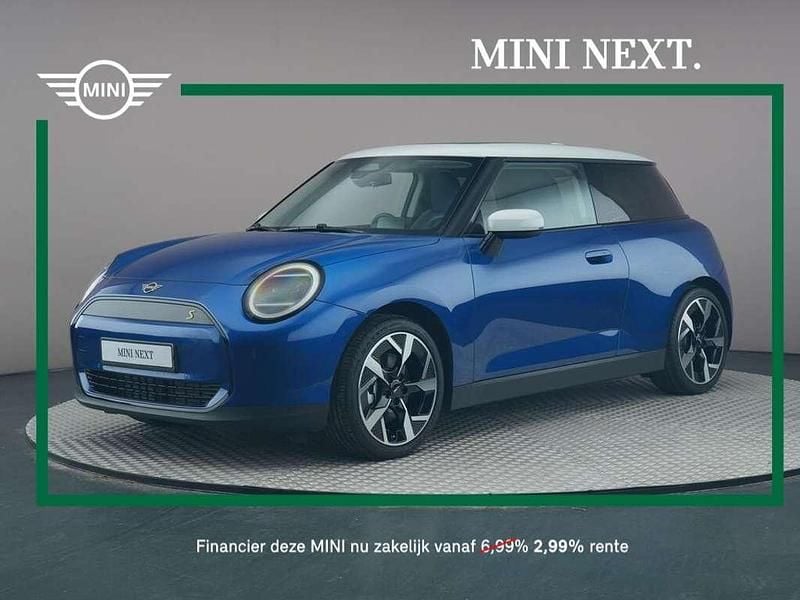 Blauw Occasion 2024 Mini Cooper SE Classic Hatchback | € 31.400 (Goede deal) - Afbeelding 1/4