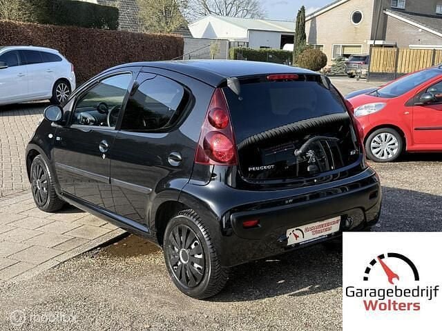 Occasion Peugeot 107 Envy 68 PK (50 kW) 2014 Zwart (metallic) Hatchback