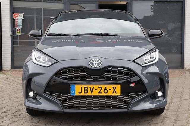 Occasion Toyota Yaris Plus 129 PK (94 kW) 2025 Grijs Hatchback