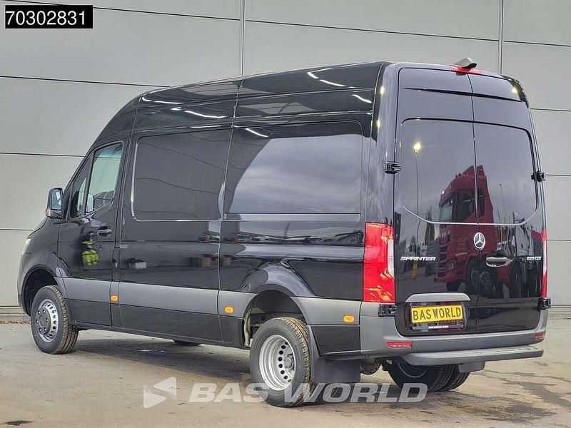 Nieuw Mercedes Sprinter 190 PK (139 kW) 2025 Zwart Van