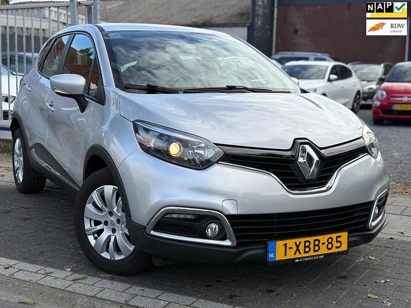 Grijs Gebruikt 2014 Renault Captur Expression SUV | € 7.745 (Eerlijke prijs) - Afbeelding 1/4