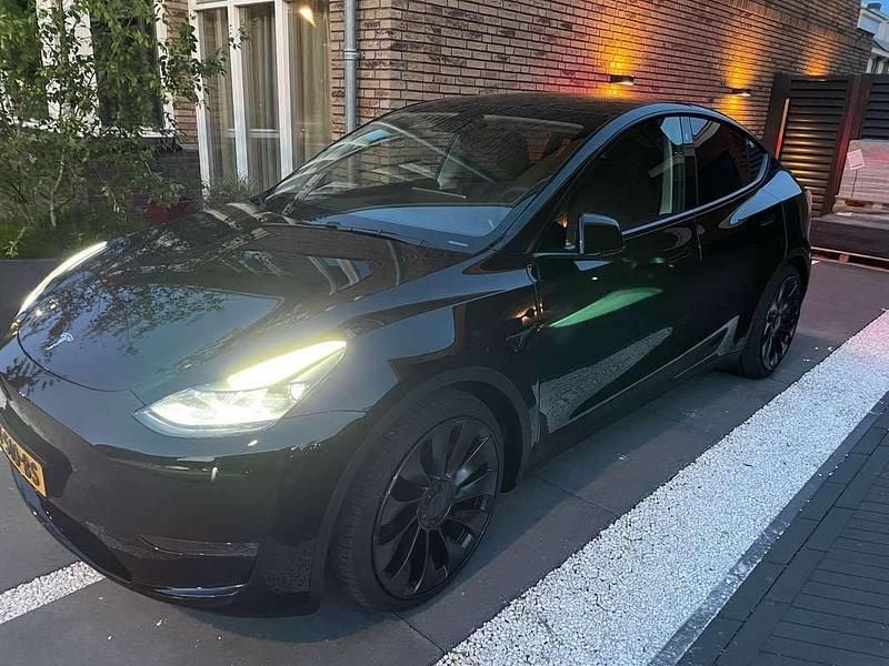 Zwart Gebruikt 2023 Tesla Model Y Performance SUV | € 38.750 (Goede deal) - Afbeelding 1/2