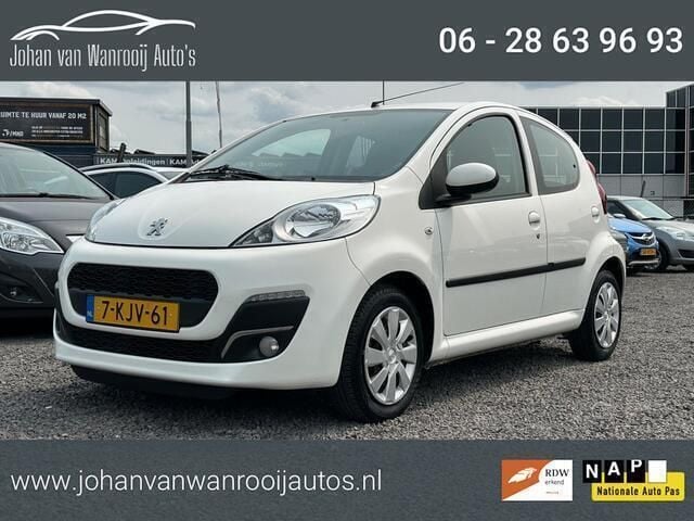 Wit Gebruikt 2013 Peugeot 107 Active Hatchback | € 6.500 (Eerlijke prijs) - Afbeelding 1/4