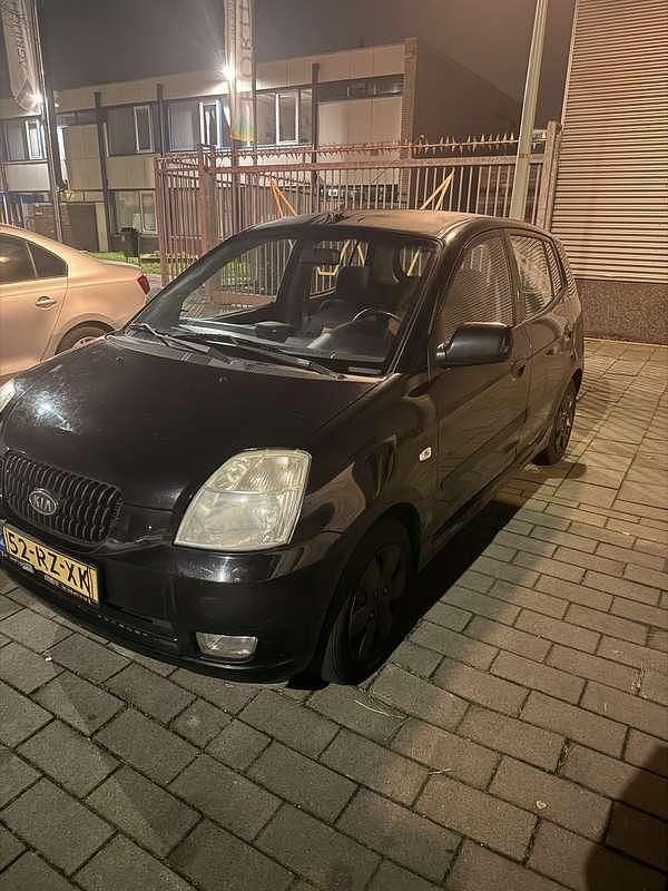 Zwart Occasion 2005 Kia Picanto Hatchback | € 1.100 (Goede deal) - Afbeelding 1/4