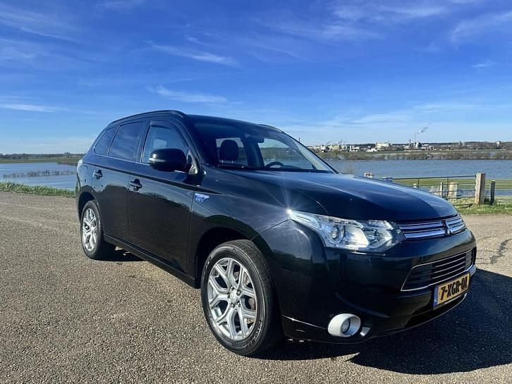 Occasion Mitsubishi Outlander Instyle 135 PK (99 kW) 2014 Zwart SUV