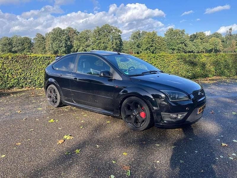 Zwart Gebruikt 2006 Ford Focus ST Hatchback | € 8.499 - Afbeelding 1/4