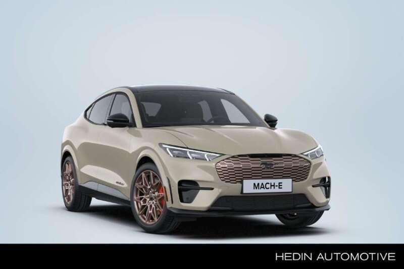 Beige Nieuw 2025 Ford Mustang Mach-E GT SUV | € 69.800 (Iets duurder) - Afbeelding 1/3