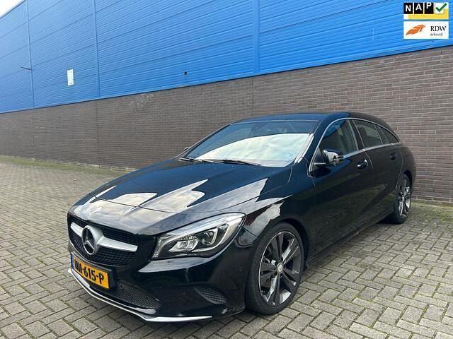 Zwart Gebruikt 2017 Mercedes CLA180 Shooting Brake Edition Stationwagen | € 11.999 (Goede deal) - Afbeelding 1/4