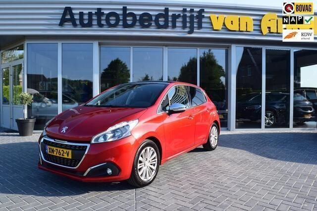 Rood Gebruikt 2019 Peugeot 208 Allure Hatchback | € 11.950 (Goede deal) - Afbeelding 1/4