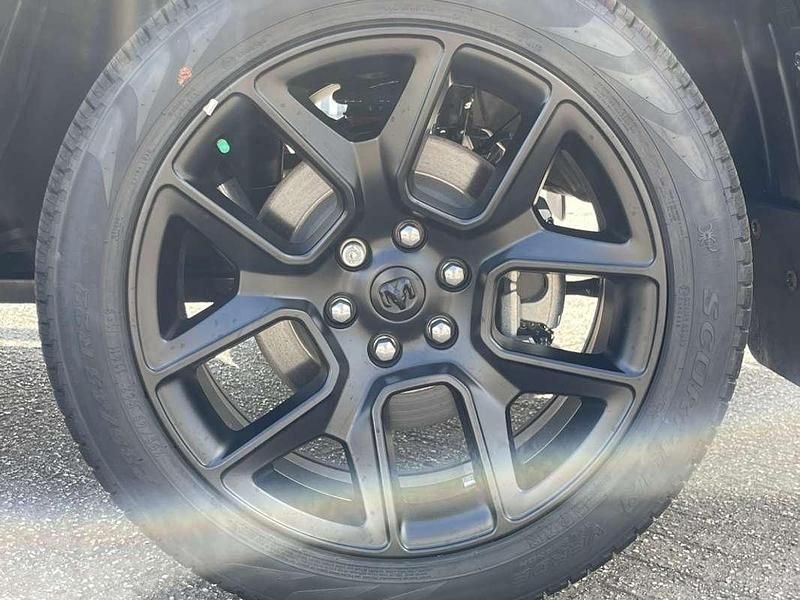 Occasion Dodge Ram 401 PK (294 kW) 2024 Grijs, metallic lak Pickup