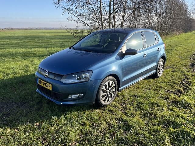 Blauw Occasion 2017 VW Polo Edition Hatchback | € 11.500 (Duur) - Afbeelding 1/4