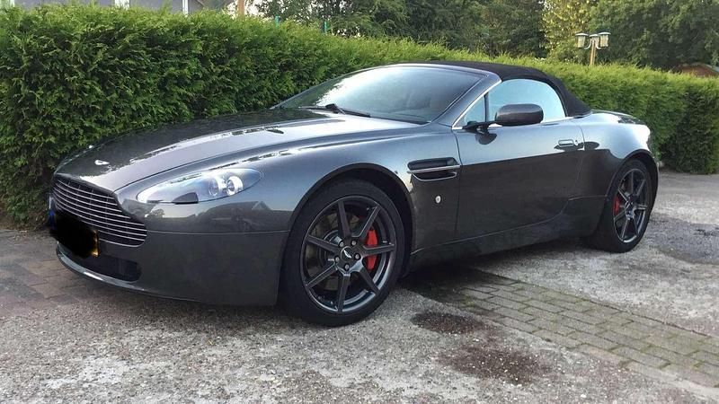 Grijs Gebruikt 2010 Aston Martin Virage Cabriolet | € 73.495 - Afbeelding 1/4