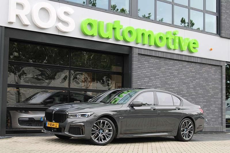 Grijs Gebruikt 2022 BMW 745e Executive Sedan | € 59.950 (Super prijs) - Afbeelding 1/4