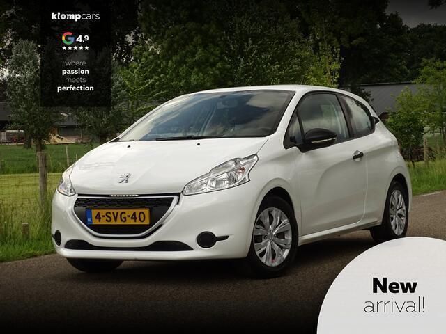 Wit Gebruikt 2013 Peugeot 208 Access Hatchback | € 3.250 (Eerlijke prijs) - Afbeelding 1/4