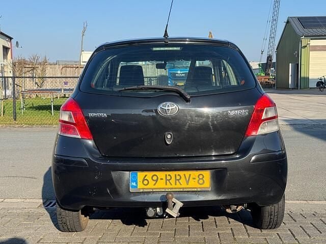 Occasion Toyota Yaris 69 PK (50 kW) 2011 Zwart Hatchback