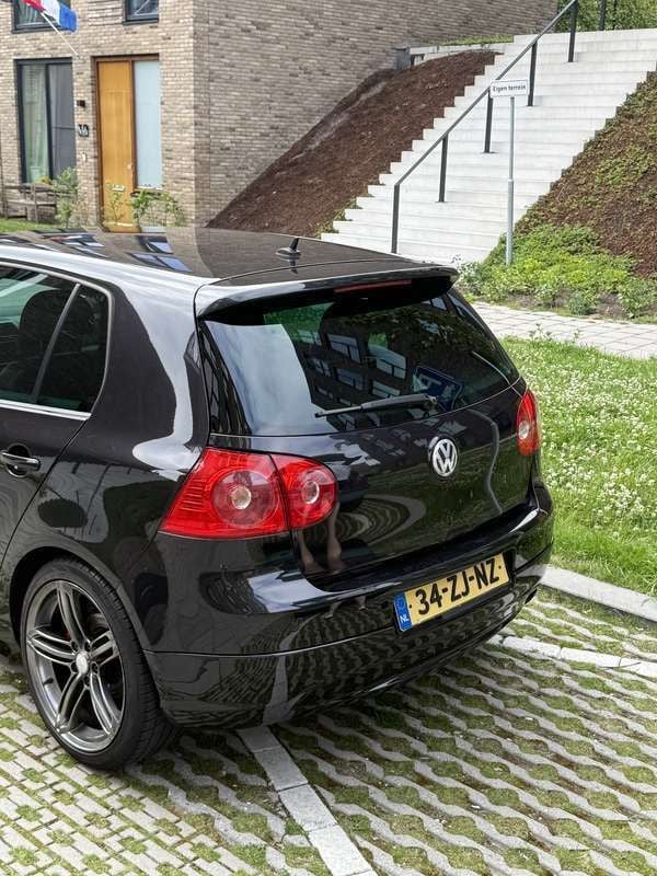Gebruikt 2005 VW Golf IV Comfortline Sedan | € 2.060 (Eerlijke prijs) - Afbeelding 1/4