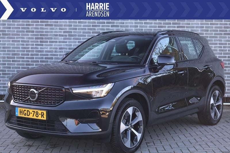 Zwart Gebruikt 2025 Volvo XC40 Plus SUV | € 45.694 (Eerlijke prijs) - Afbeelding 1/4