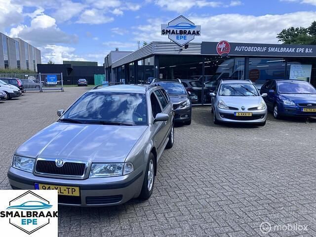 Beige, metallic lak Gebruikt 2007 Skoda Octavia Stationwagen | € 2.400 (Goede deal) - Afbeelding 1/4