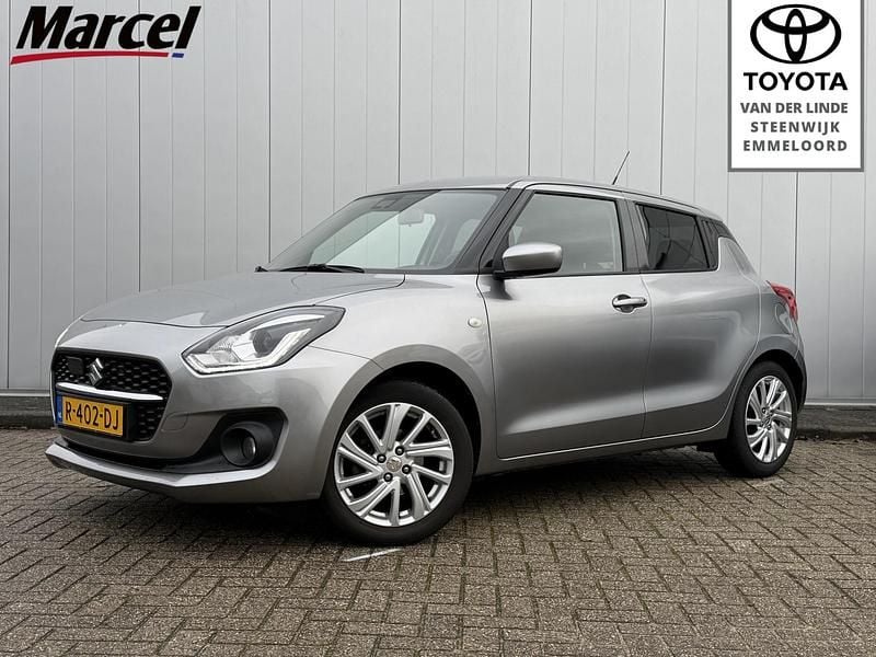 Grijs Gebruikt 2022 Suzuki Swift Hatchback | € 16.400 (Eerlijke prijs) - Afbeelding 1/4