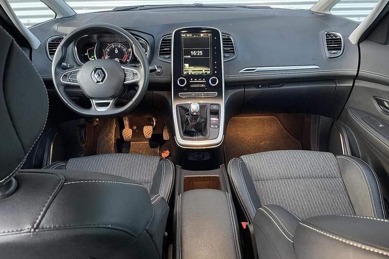 Occasion Renault Grand Scénic IV Techno 140 PK (102 kW) 2023 Grijs MPV