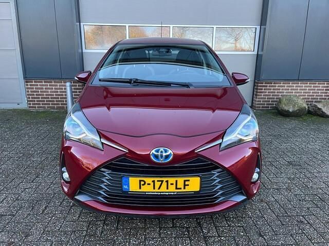Occasion Toyota Yaris 73 PK (53 kW) 2019 Rood Hatchback