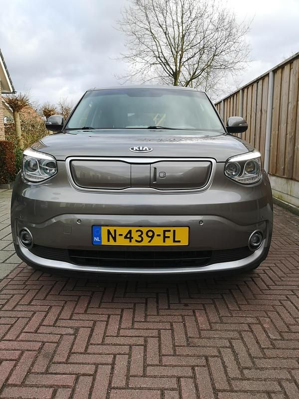 Grijs Gebruikt 2015 Kia Soul EV SUV | € 6.250 (Eerlijke prijs) - Afbeelding 1/4