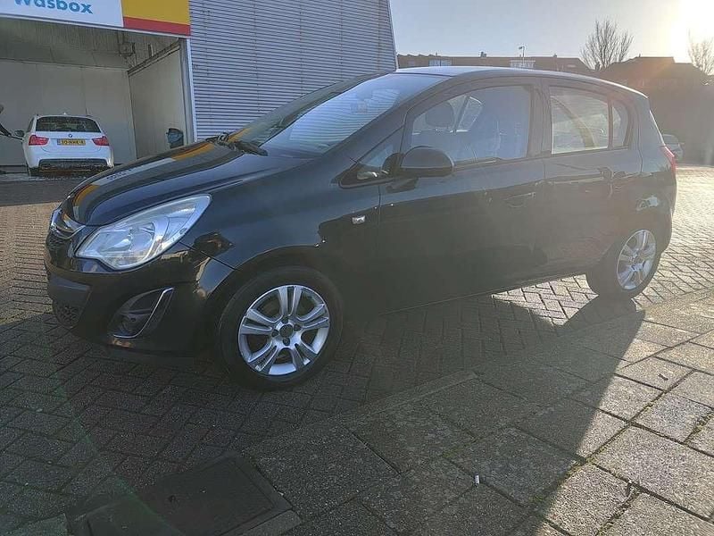 Zwart Occasion 2013 Opel Corsa Edition Hatchback | € 2.995 (Goede deal) - Afbeelding 1/4