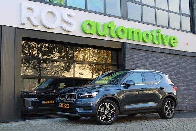 Blauw Gebruikt 2019 Volvo XC40 Inscription SUV | € 23.950 (Eerlijke prijs) - Afbeelding 1/4