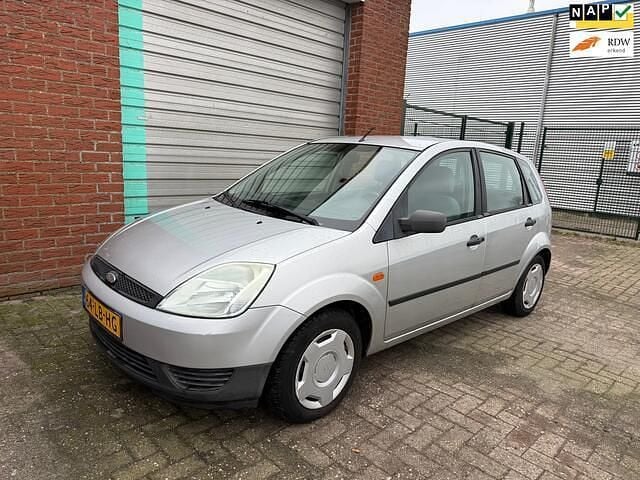 Occasion Ford Fiesta 69 PK (50 kW) 2002 Grijs Hatchback